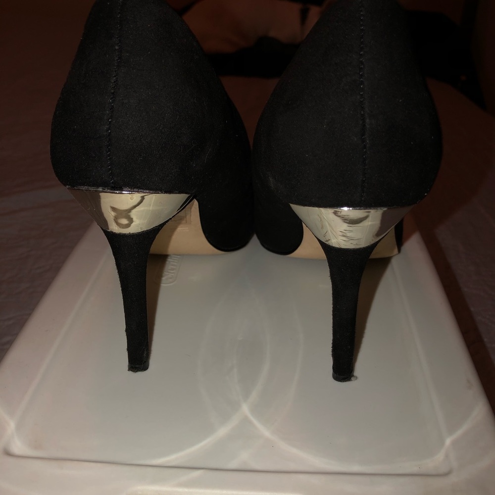 High Heels - Picture 3 of 4